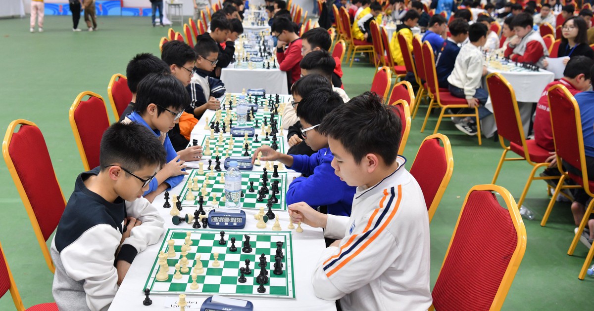 2000 名小棋手在 Tien Phong 和儿童报纸国际象棋锦标赛中热情角逐